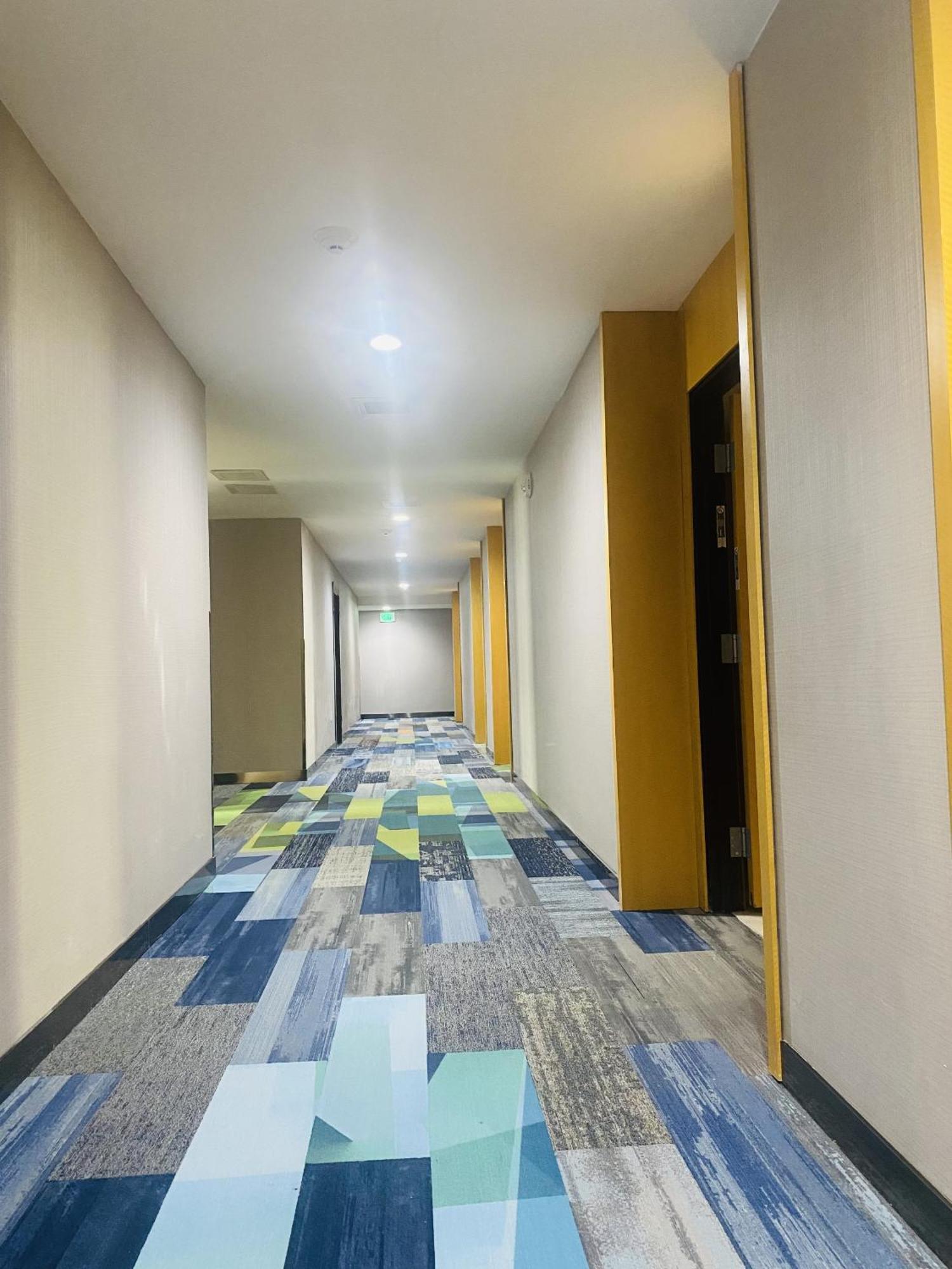 Galaxy Hotel Сейнт Питърсбърг Екстериор снимка