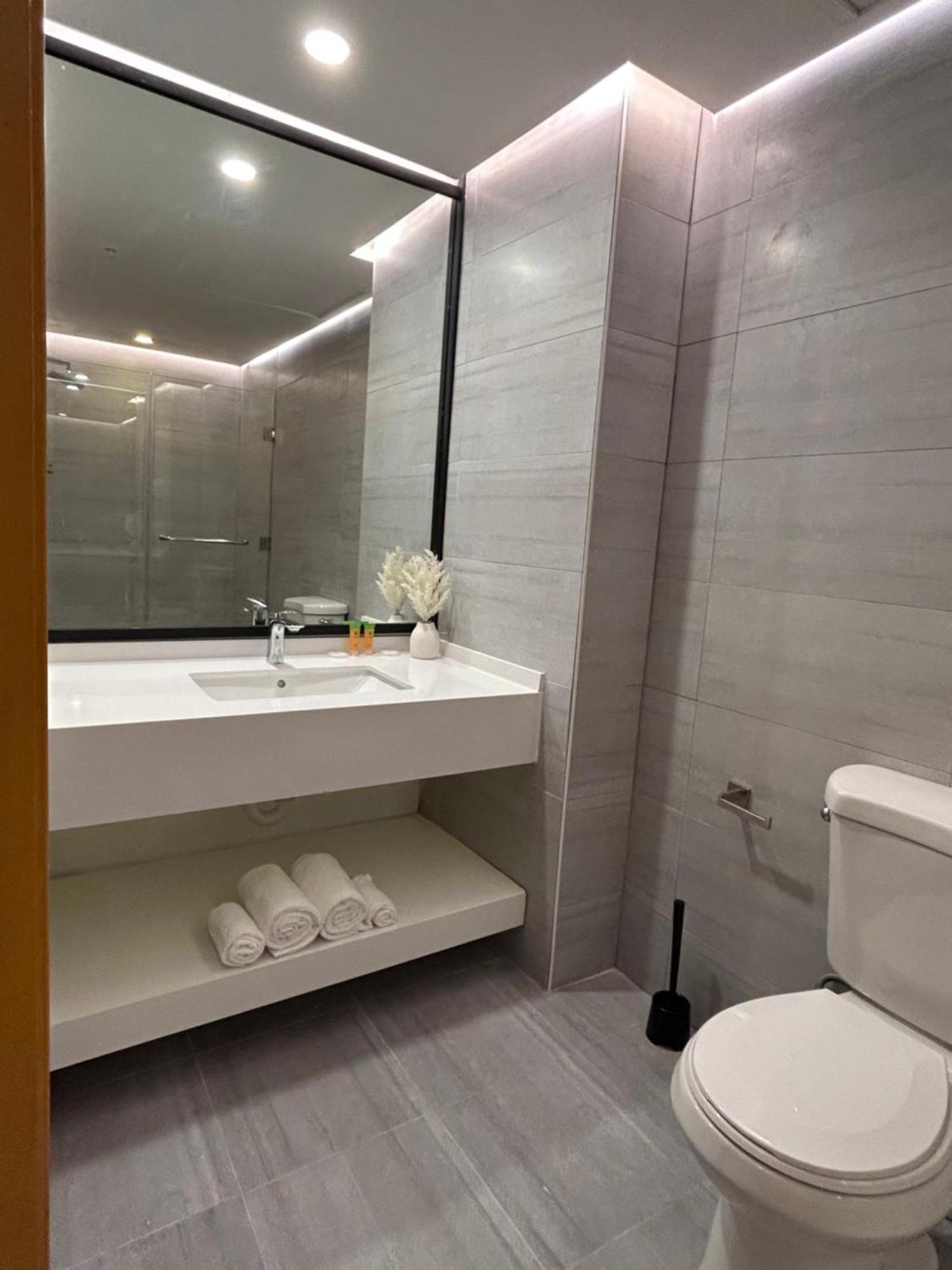 Galaxy Hotel Сейнт Питърсбърг Екстериор снимка