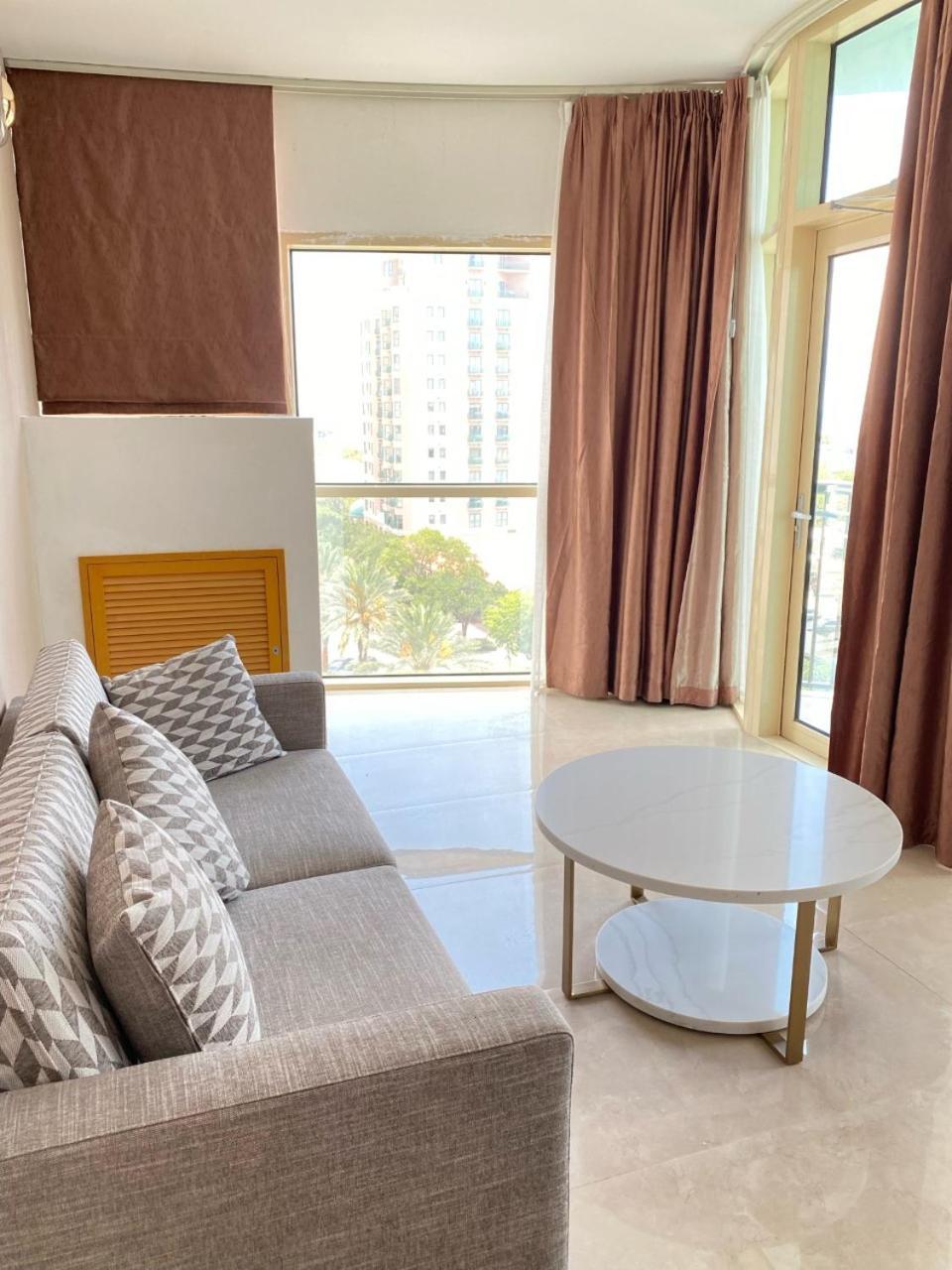 Galaxy Hotel Сейнт Питърсбърг Екстериор снимка
